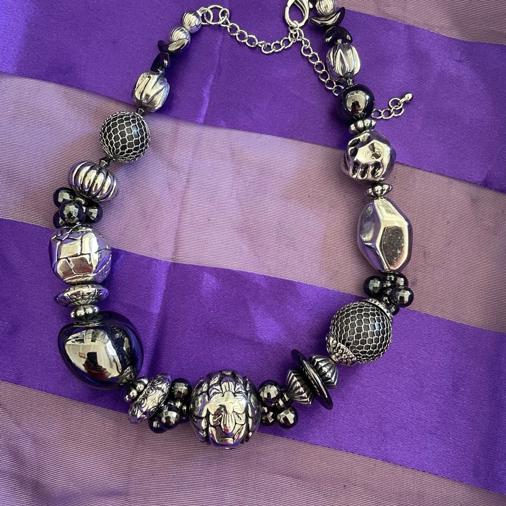 Premier Designs Necklace &  Earrings set silver/black